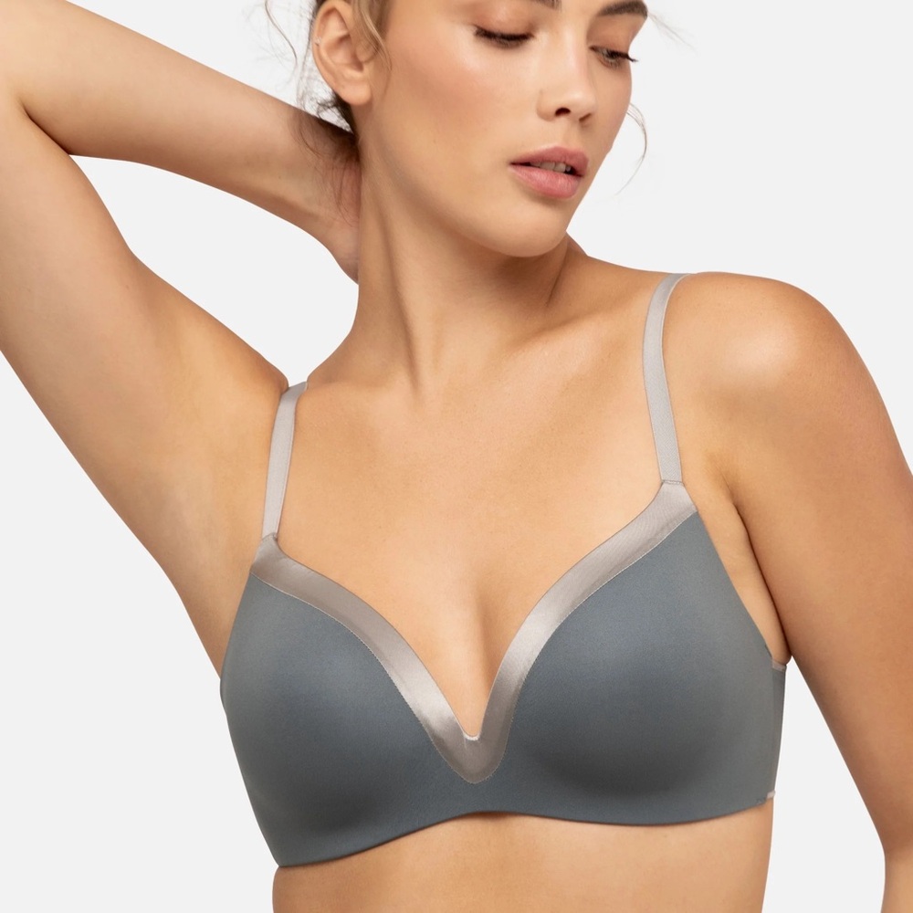 Underoutfit Satin Grace Bra